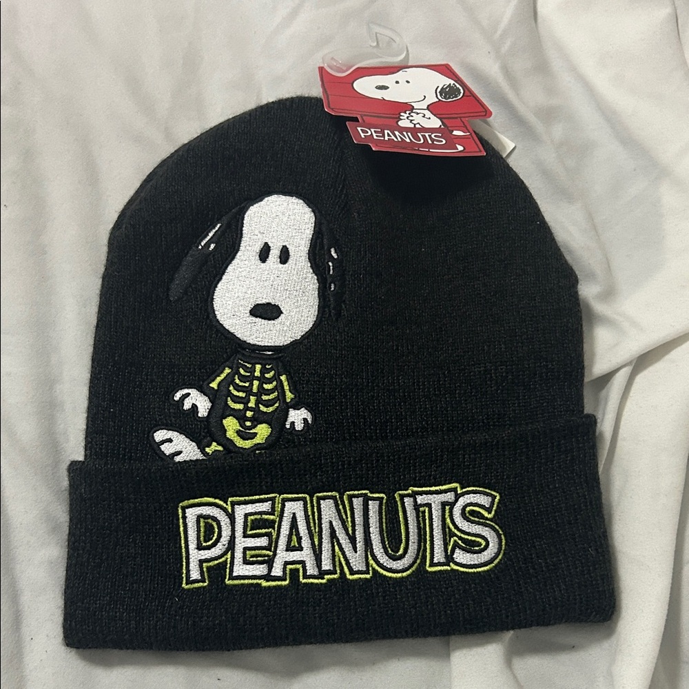 Peanuts Black Beanie with Snoopy Design